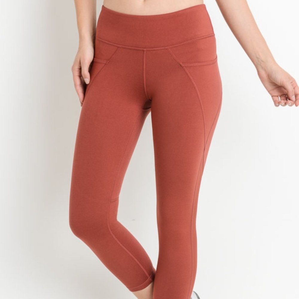 NWT! Mono B Capri Leggings in Sunset Orange